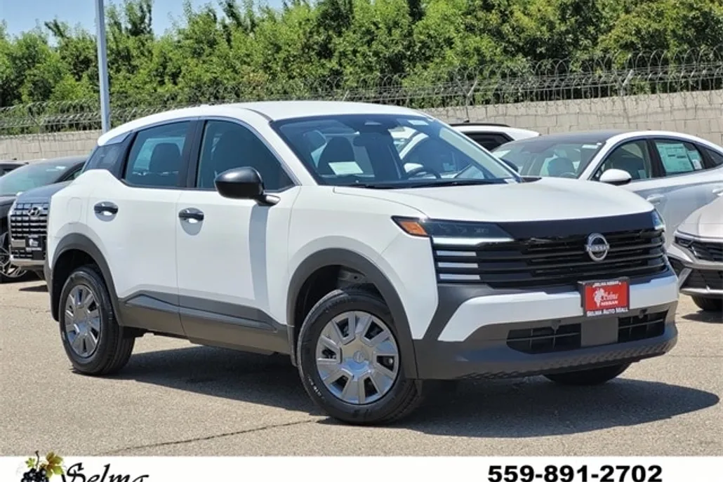 2025 Nissan Kicks S photo 1