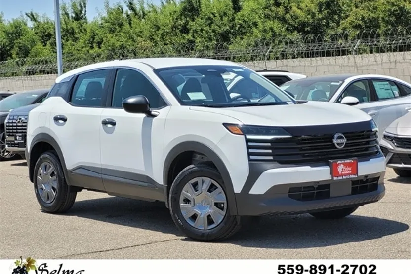 2025 Nissan Kicks S photo 1