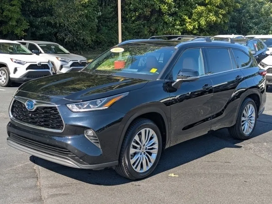 2023 Toyota Highlander Hybrid Platinum photo 1