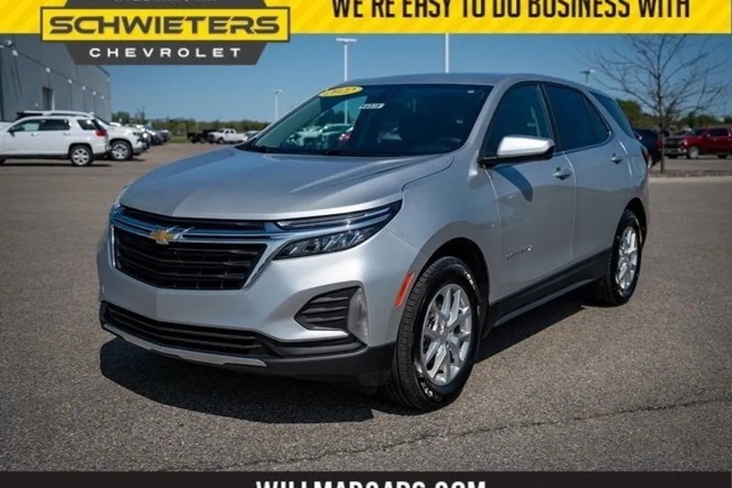 2022 Chevrolet Equinox LT photo 1