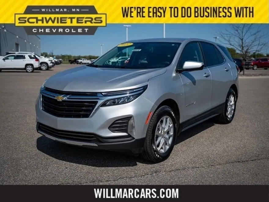 2022 Chevrolet Equinox LT photo 1