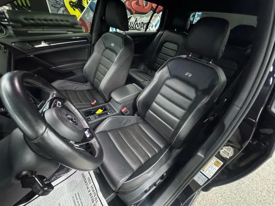 2018 Volkswagen Golf R Base photo 10