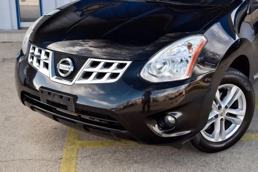 2012 Nissan Rogue SV photo 1