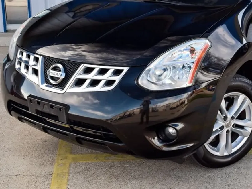 2012 Nissan Rogue SV photo 1