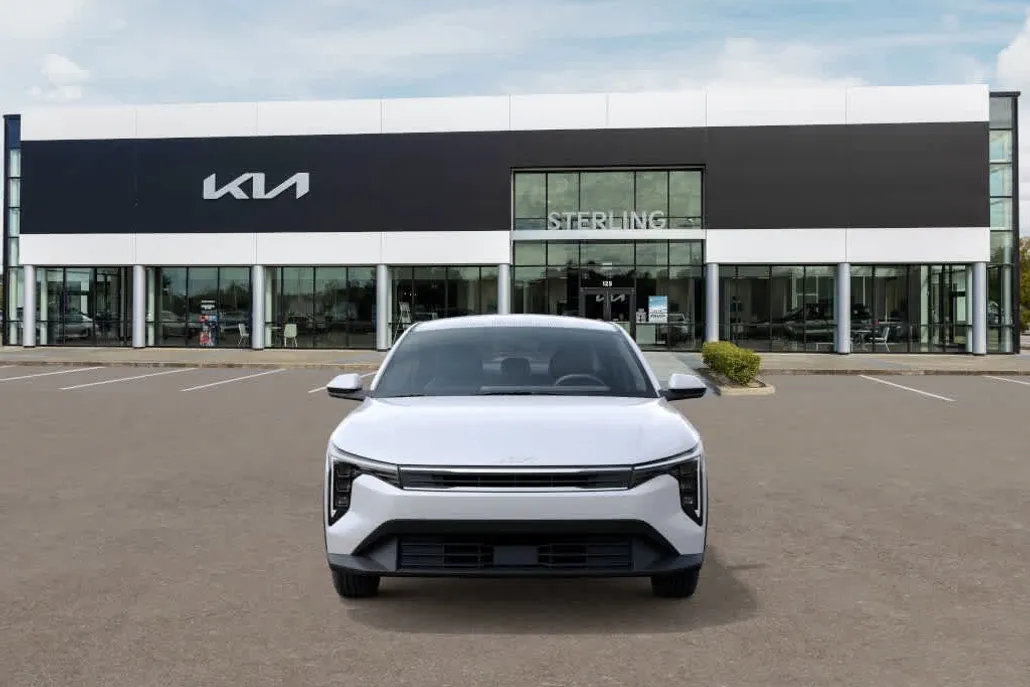 2025 Kia K4 LX photo 1