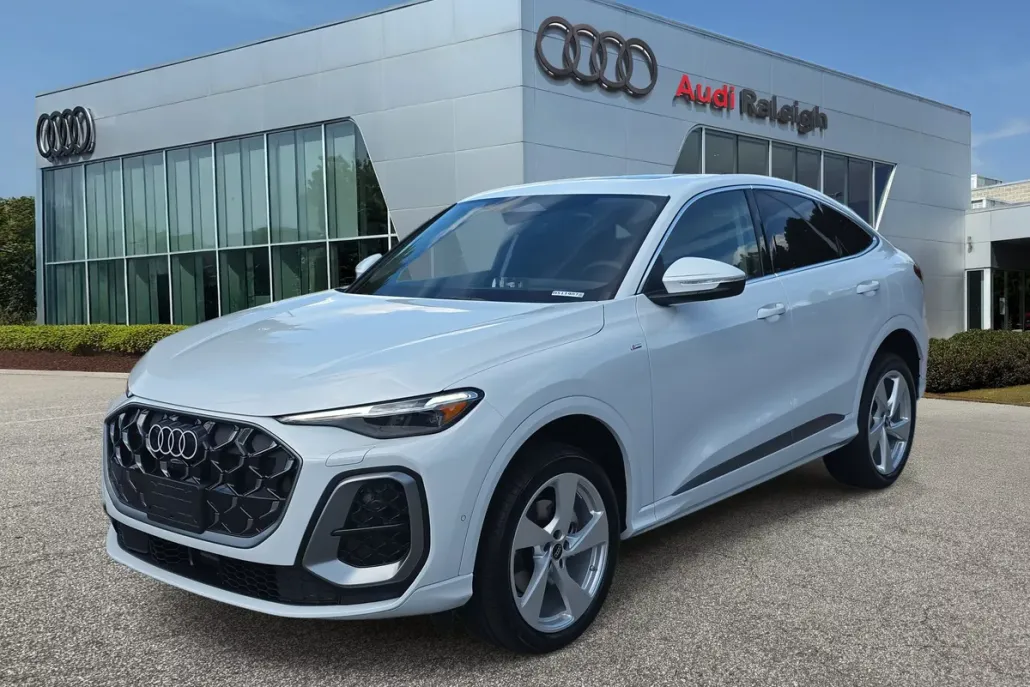 2025 Audi Q5 Sportback 2.0T Premium Plus photo 1