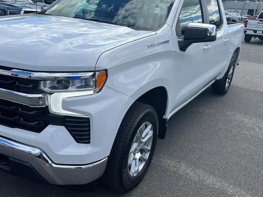 2022 Chevrolet Silverado 1500 LT photo 1