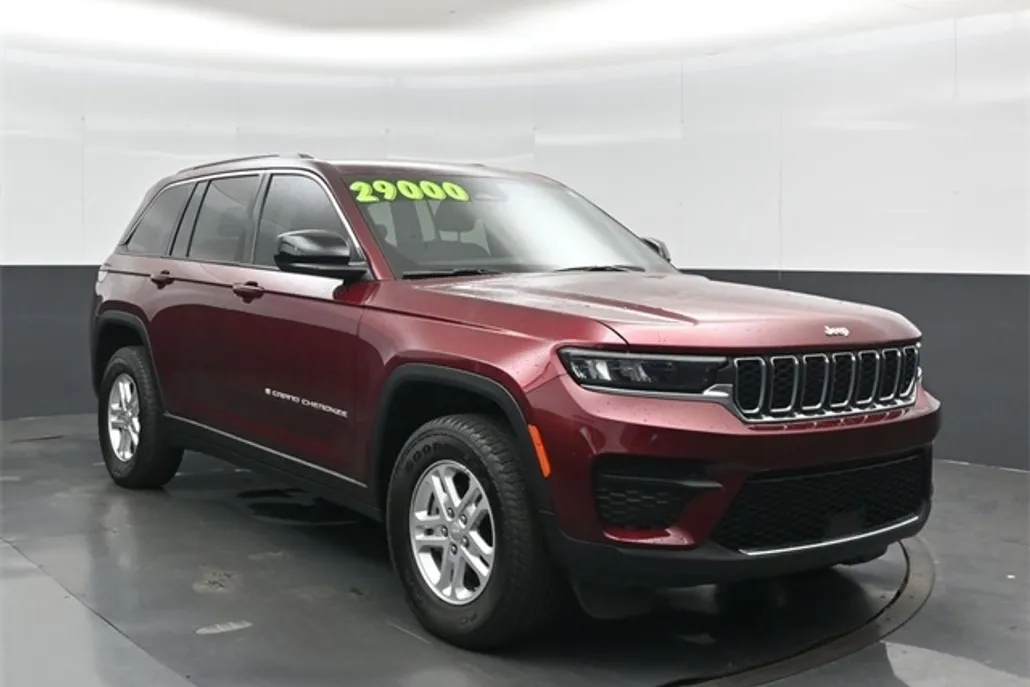 2024 Jeep Grand Cherokee Laredo photo 1