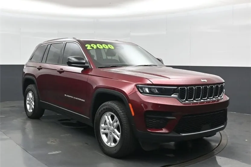 2024 Jeep Grand Cherokee Laredo photo 1