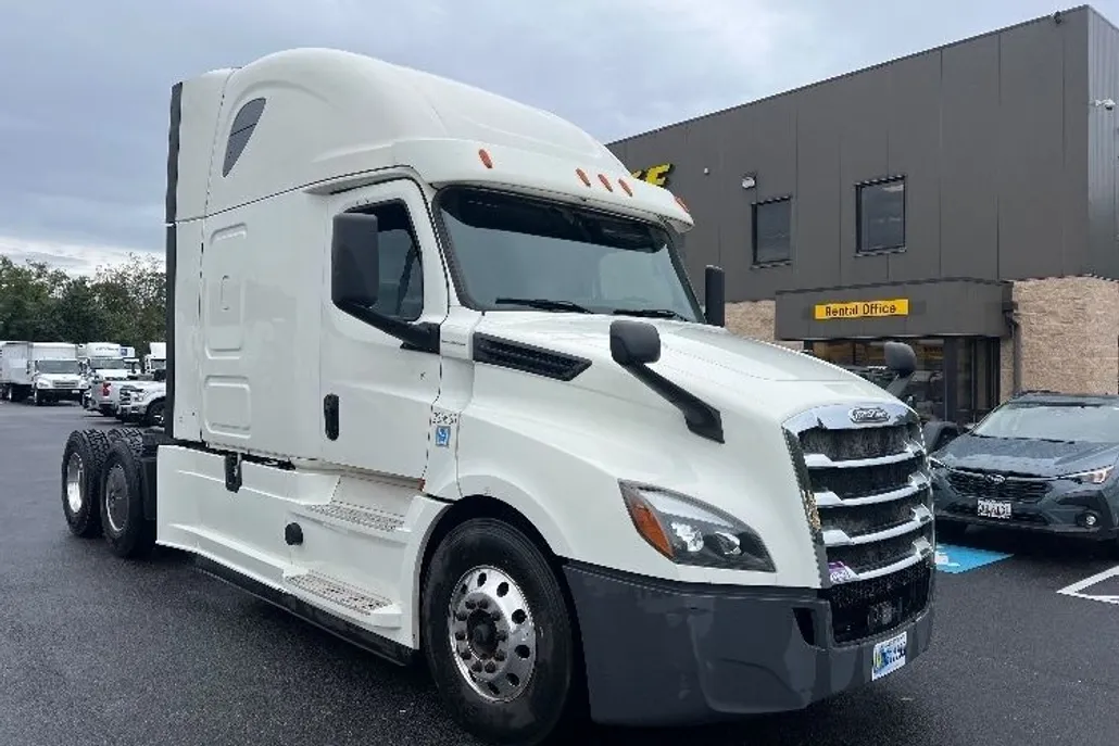 2019 Freightliner Cascadia 126" Sleeper Cab photo 1