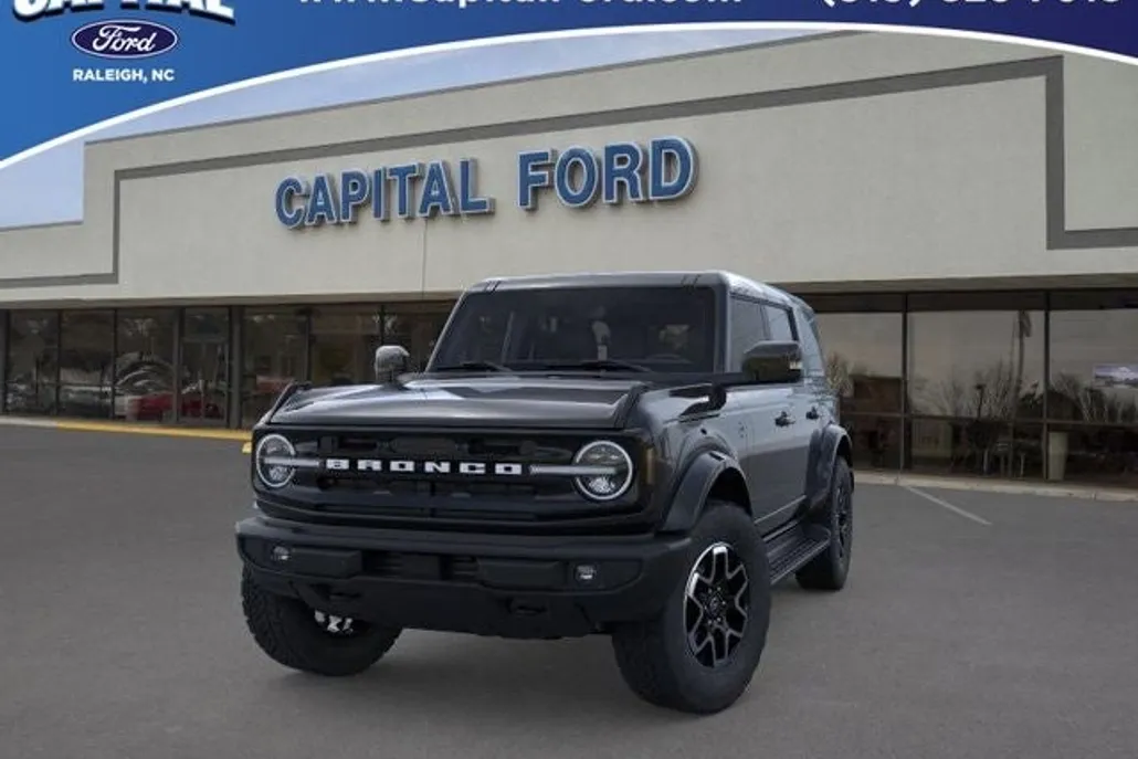 2025 Ford Bronco Outer Banks photo 1