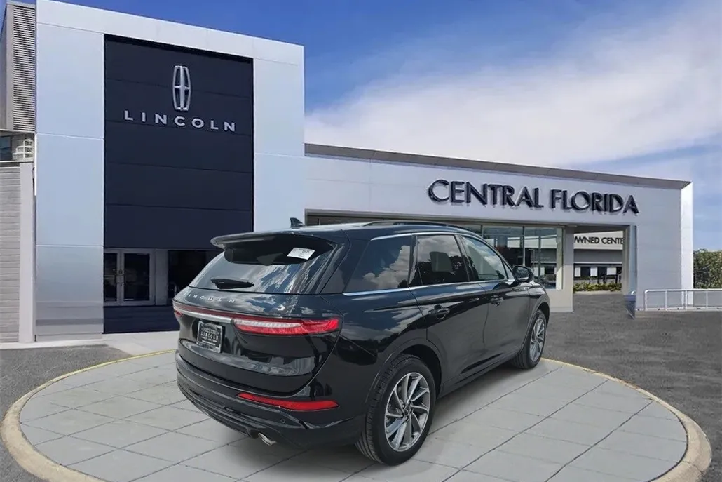 2025 Lincoln Corsair Grand Touring photo 1