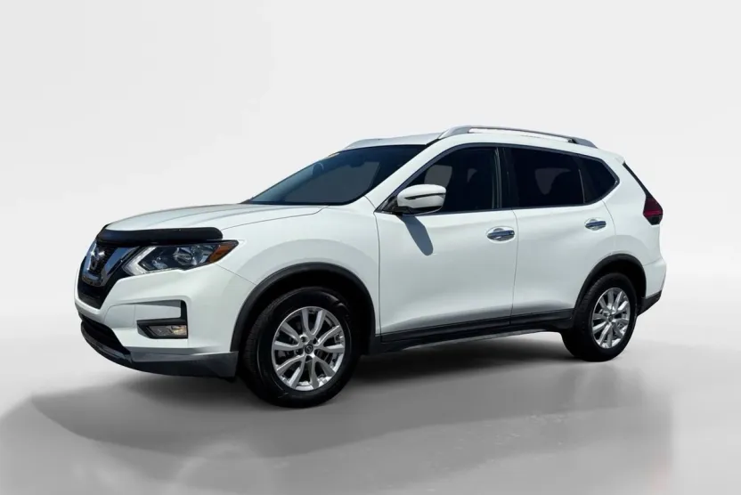 2017 Nissan Rogue SV photo 1