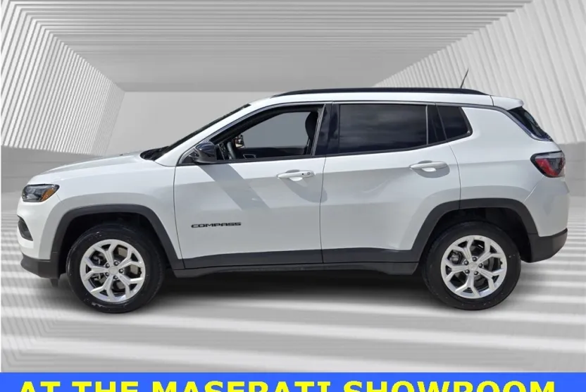 2024 Jeep Compass Latitude photo 1