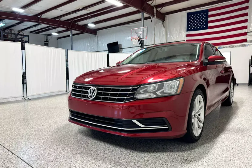2019 Volkswagen Passat Wolfsburg Edition photo 1