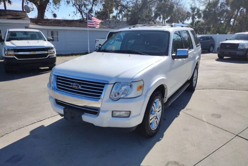 2010 Ford Explorer Limited photo 1
