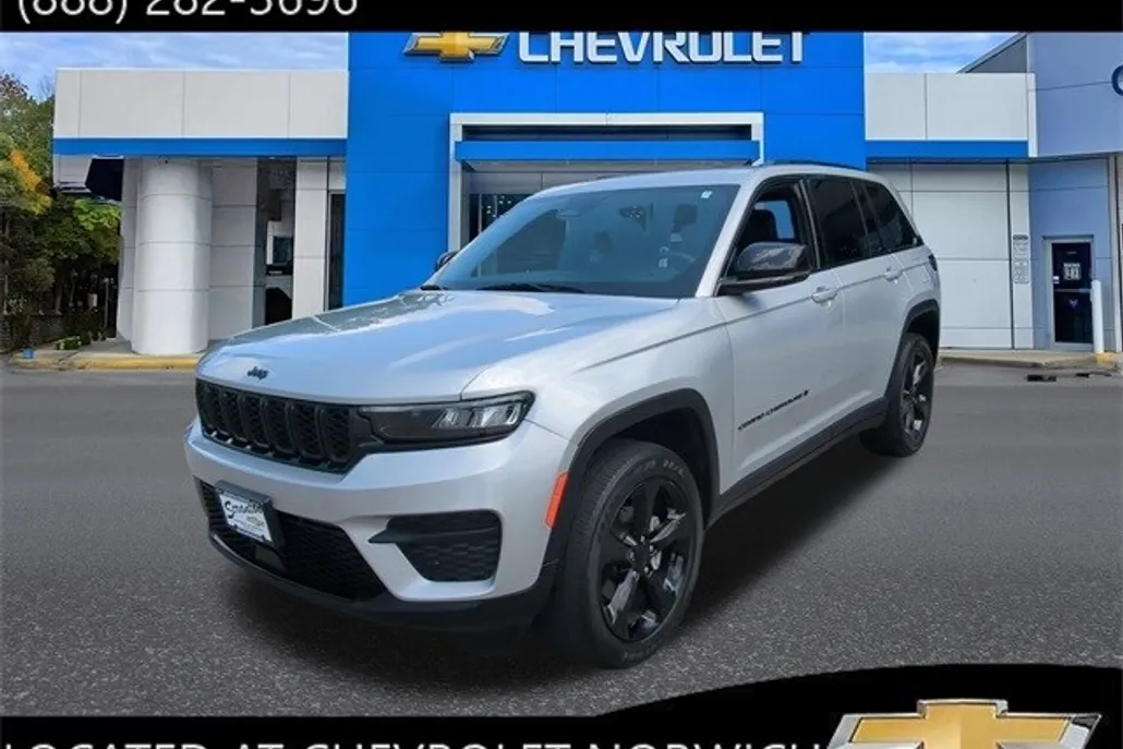 2023 Jeep Grand Cherokee Altitude photo 1