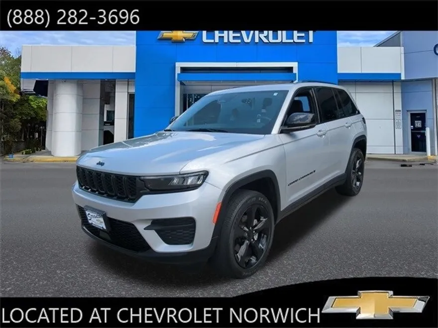 2023 Jeep Grand Cherokee Altitude photo 1