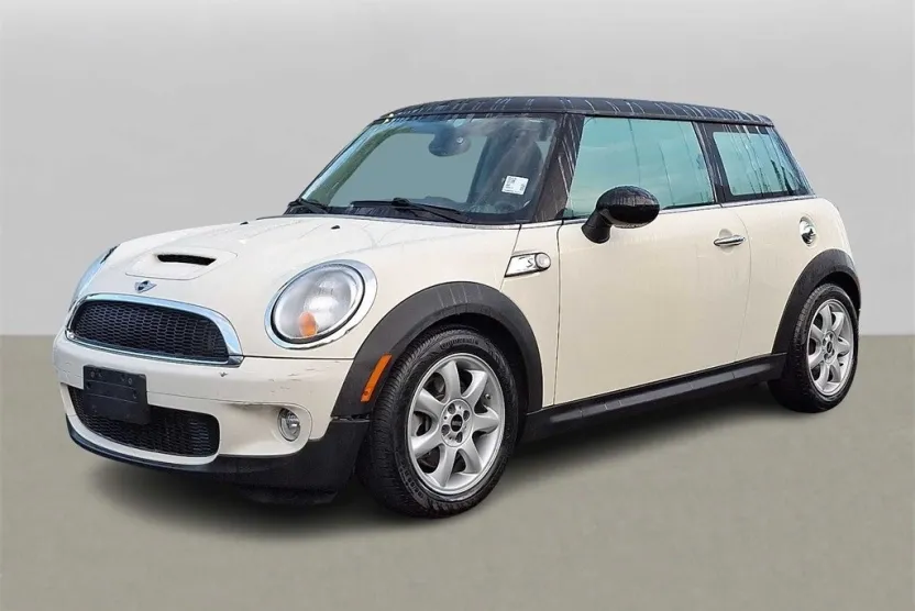 2010 Mini Cooper Base photo 1