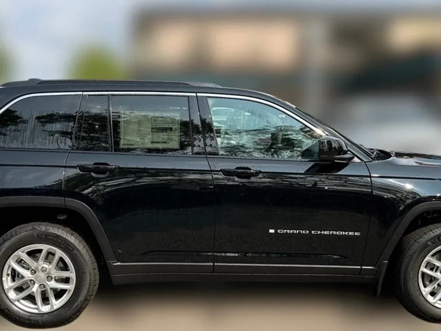2025 Jeep Grand Cherokee Base photo 1
