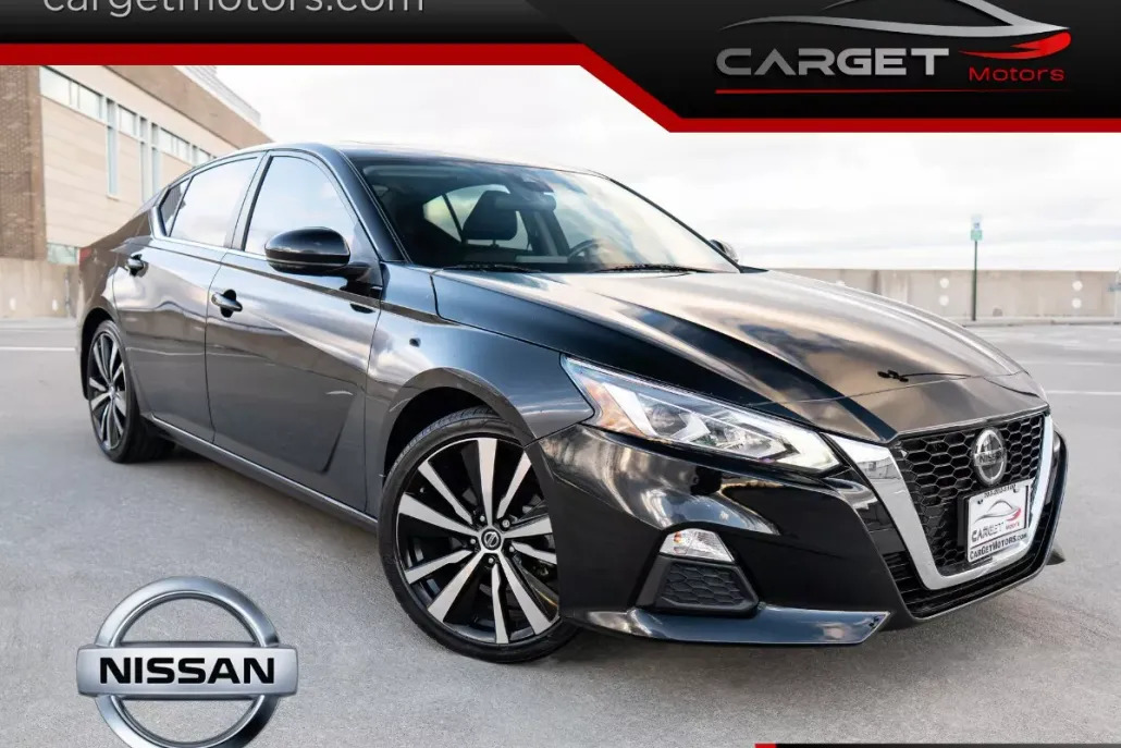 2022 Nissan Altima SR photo 1