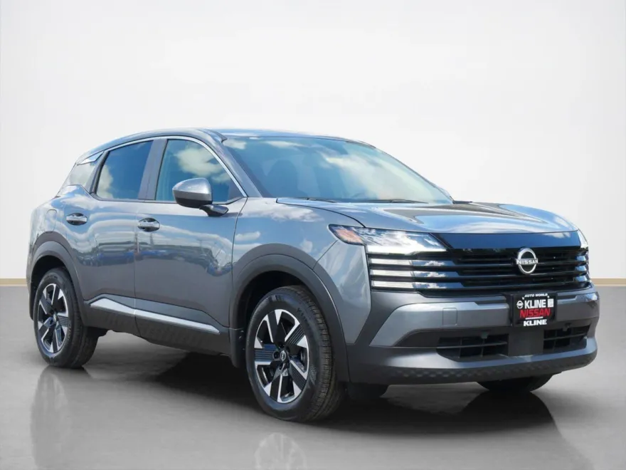 2025 Nissan Kicks SV photo 1