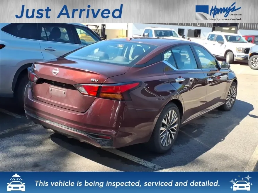 2023 Nissan Altima 2.5 SV photo 1