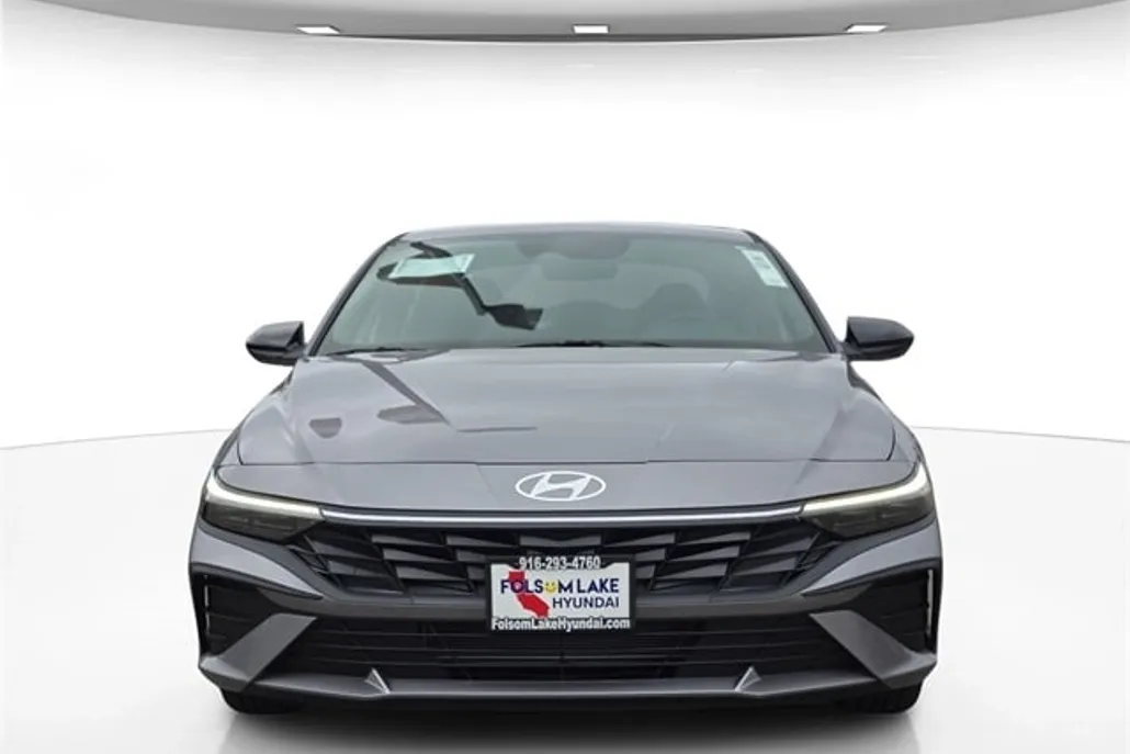 2025 Hyundai Elantra SEL Sport photo 1