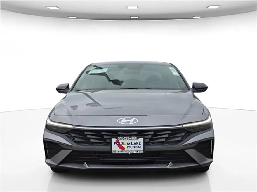 2025 Hyundai Elantra SEL Sport photo 1