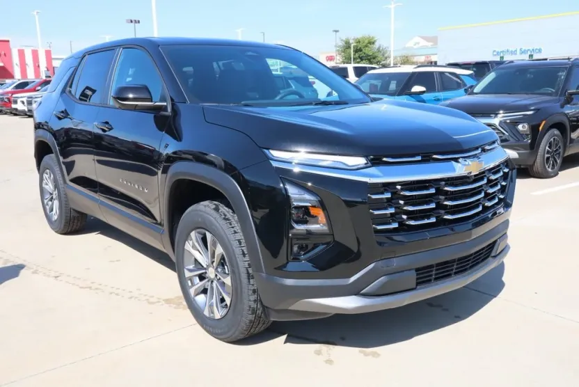 2026 Chevrolet Equinox LT photo 1