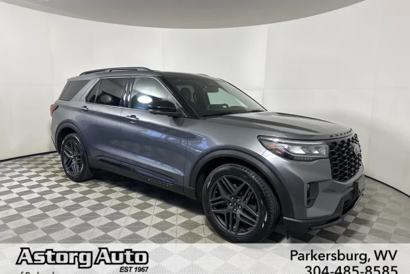 2025 Ford Explorer ST photo 1