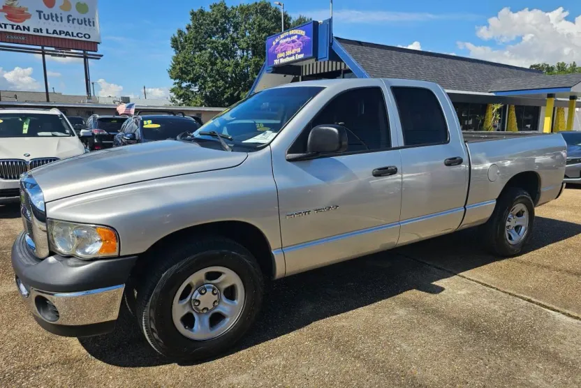 2003 Dodge Ram SLT photo 1