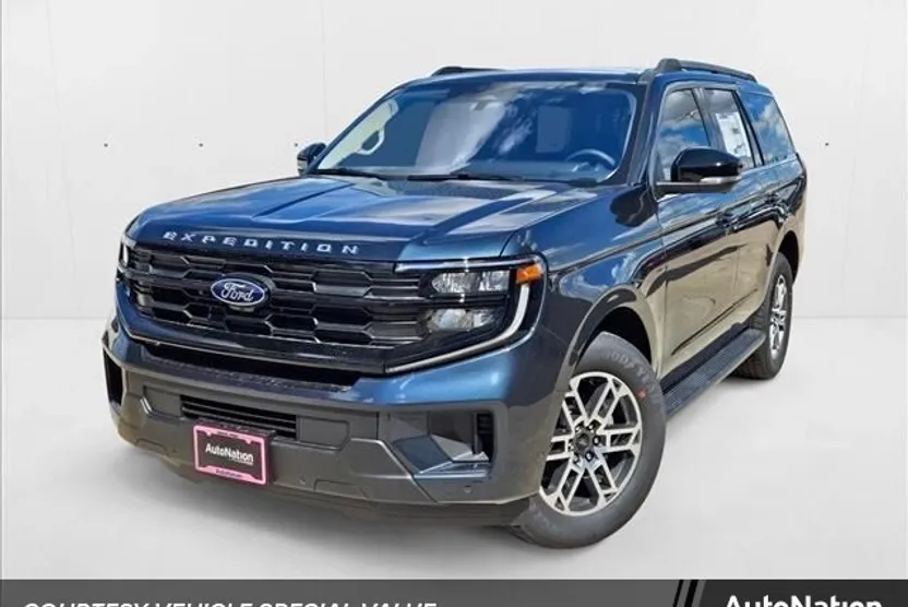 2025 Ford Expedition photo 1