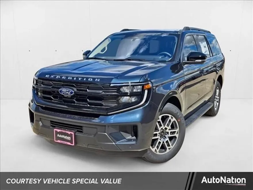 2025 Ford Expedition photo 1