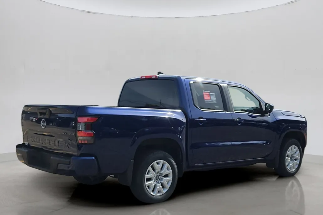 2022 Nissan Frontier SV photo 1