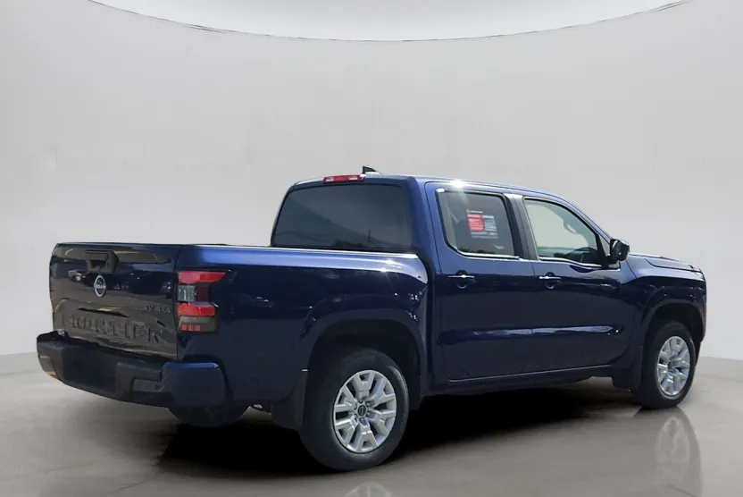 2022 Nissan Frontier SV photo 1