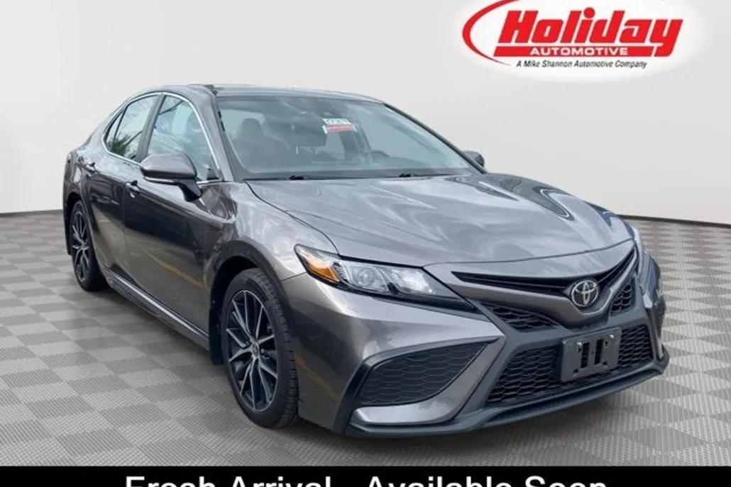 2023 Toyota Camry SE photo 1