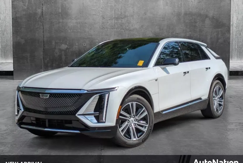 2024 Cadillac Lyriq Luxury photo 1