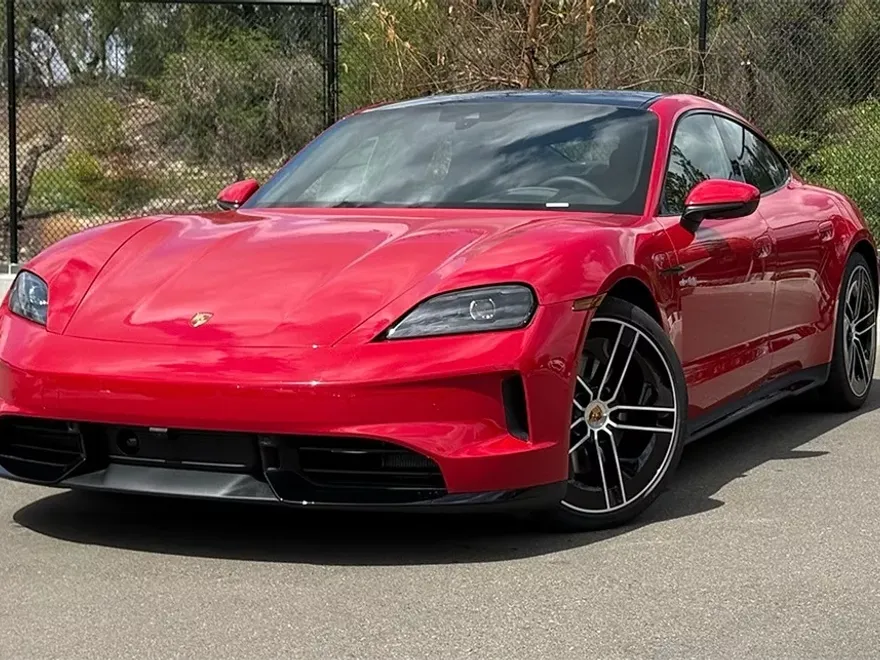 2025 Porsche Taycan photo 1