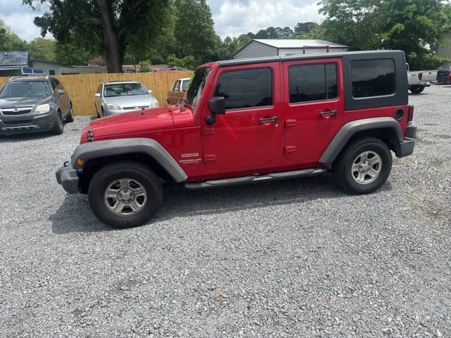 2010 Jeep Wrangler Unlimited Sport photo 1
