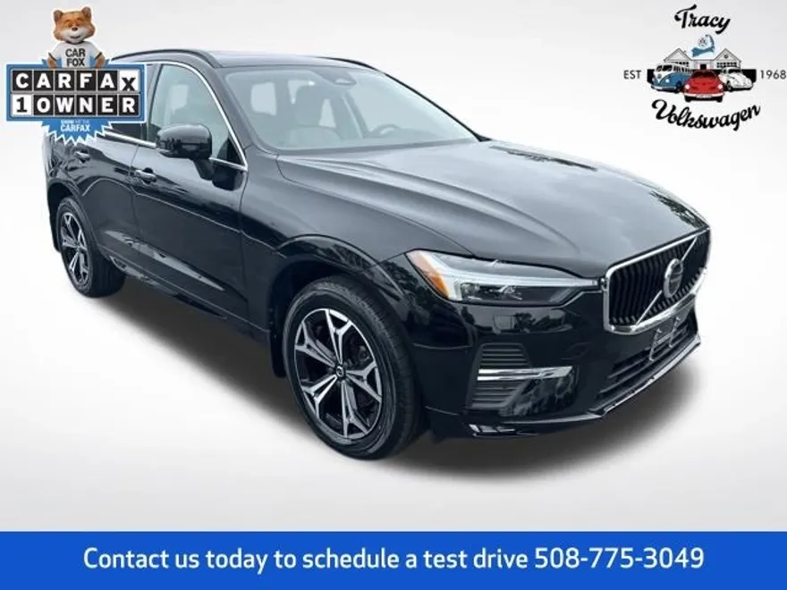 2022 Volvo XC60 B5 Momentum photo 1