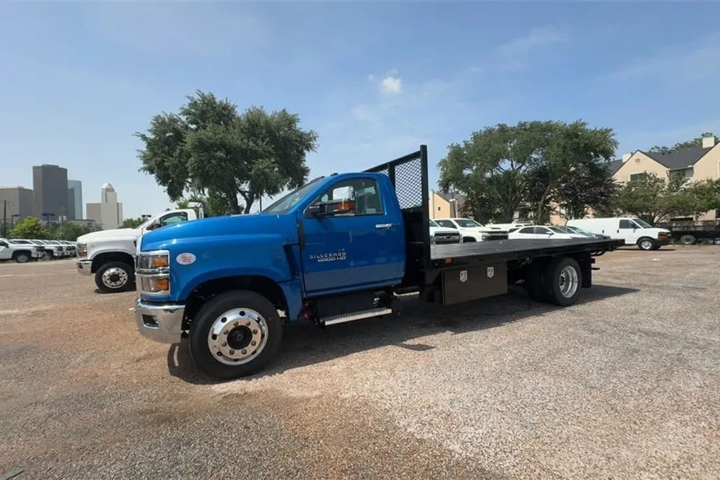 2024 Chevrolet Silverado 6500HD Work Truck photo 1