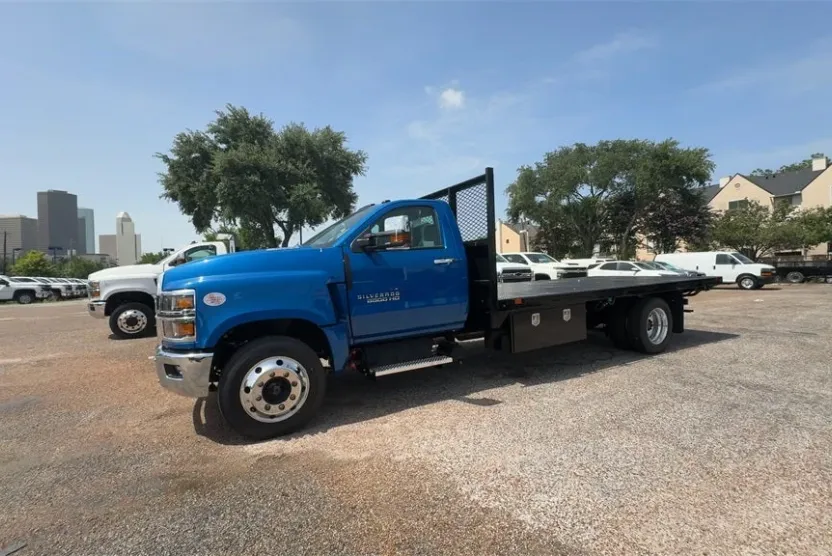 2024 Chevrolet Silverado 6500HD Work Truck photo 1