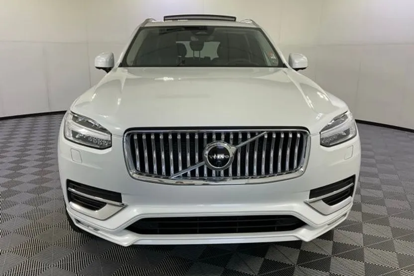 2023 Volvo XC90 AWD Ultimate photo 1