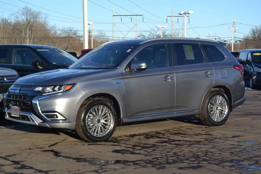 2022 Mitsubishi Outlander PHEV GT photo 1