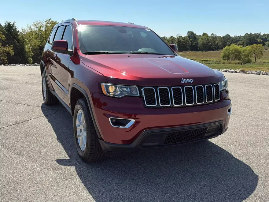 2021 Jeep Grand Cherokee Laredo E photo 1