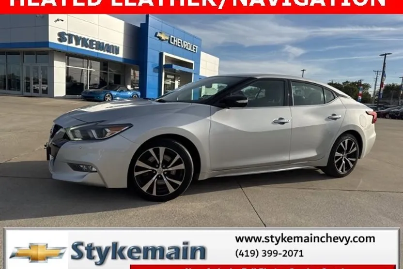 2017 Nissan Maxima SV photo 1