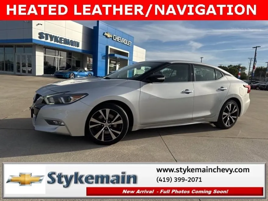 2017 Nissan Maxima SV photo 1