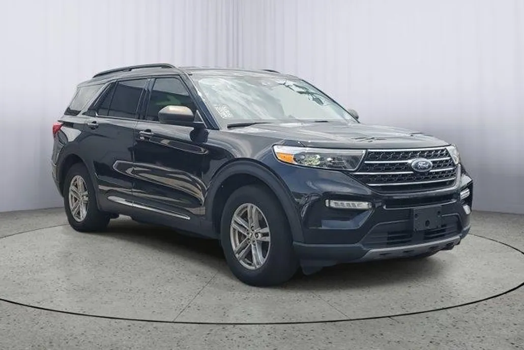2021 Ford Explorer XLT photo 1