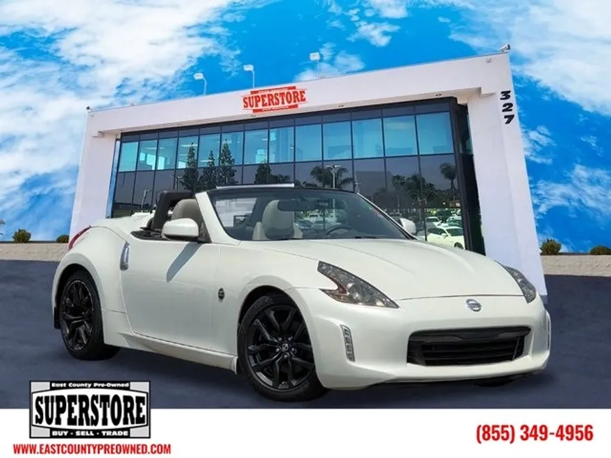 2015 Nissan 370Z Touring photo 1
